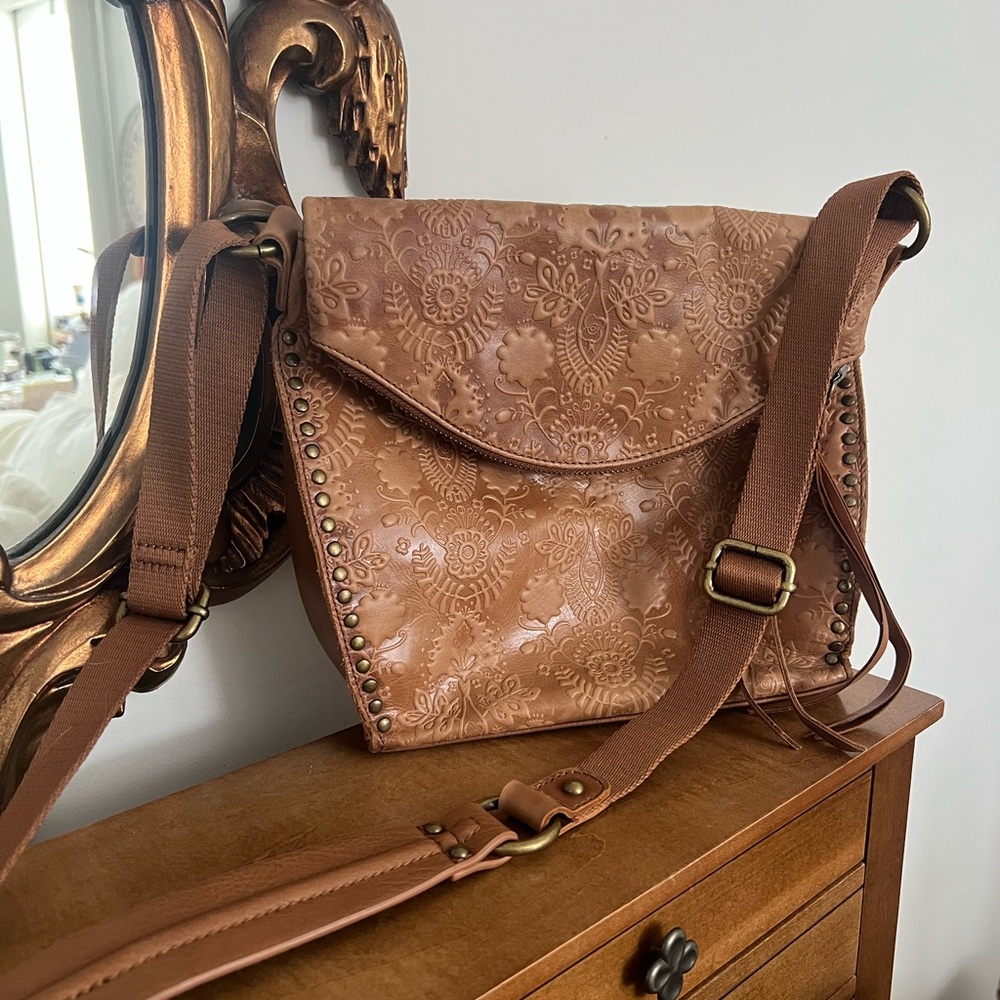 The Sak Silverlake Crossbody Tobacco Floral Embossed - NWT CONDITION